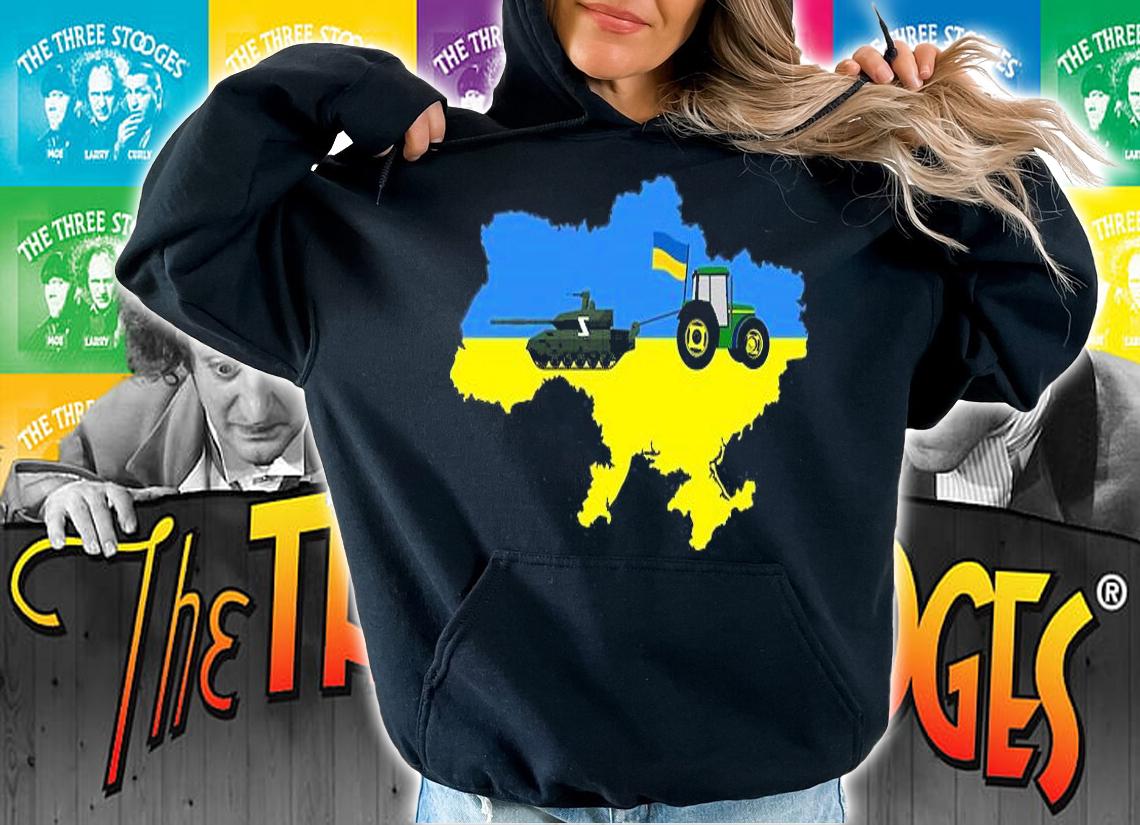 Ukrainian Tractor Pulling A Russian Tank T-Shirt t-shirt hoodie