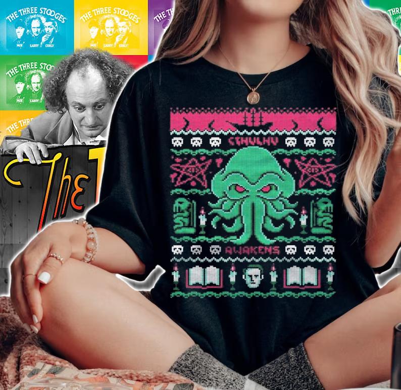 Cthulhu Awakens Classic Xmas Gift T-shirt woman shirt